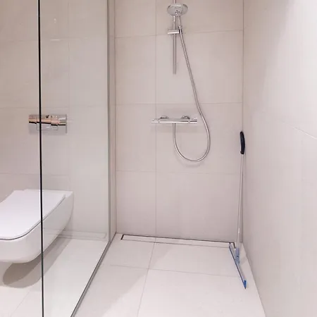 Revalia Vektor Fantastic View