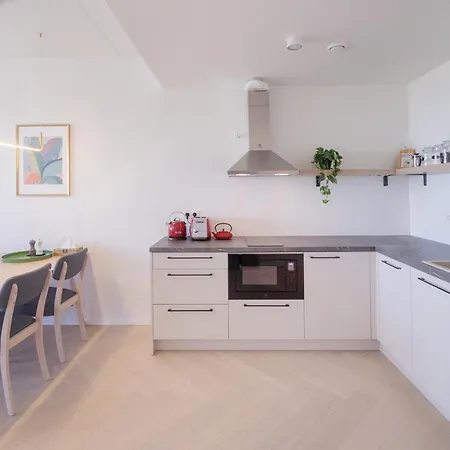 Revalia Vektor Fantastic View *