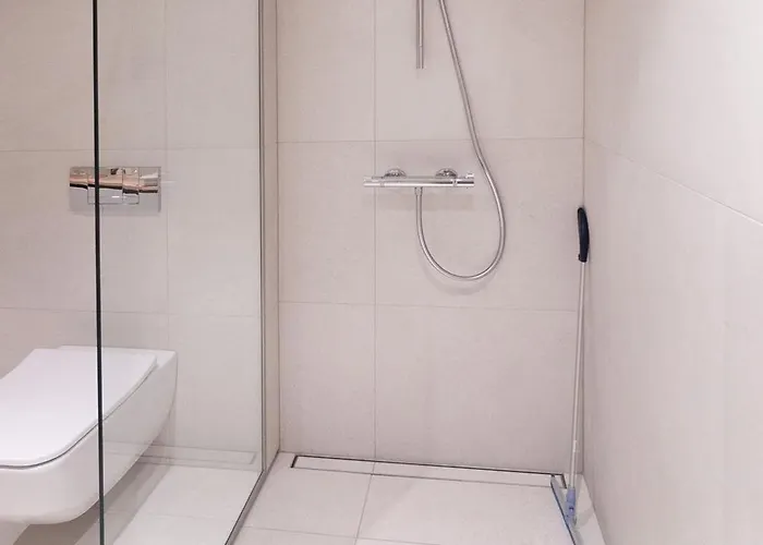 Revalia Vektor Fantastic View