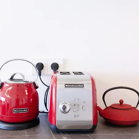 Revalia Vektor Fantastic View Reval