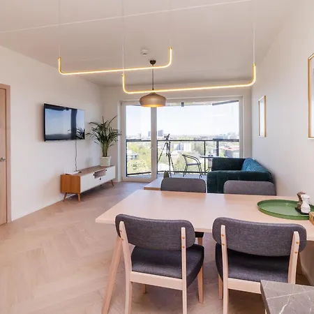 Revalia Vektor Fantastic View